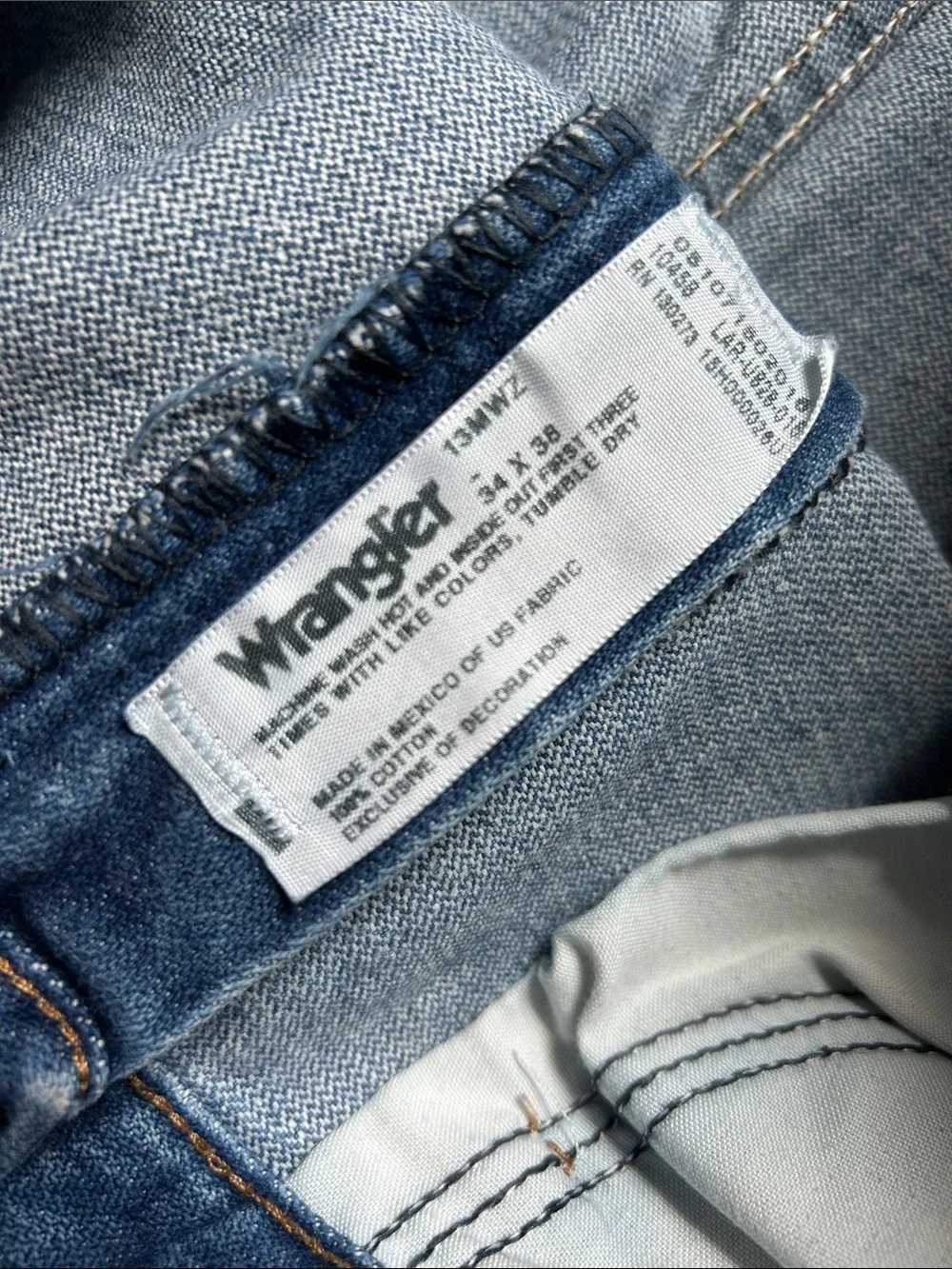 Wrangler Men's Straight Leg Jeans in Blue Denim